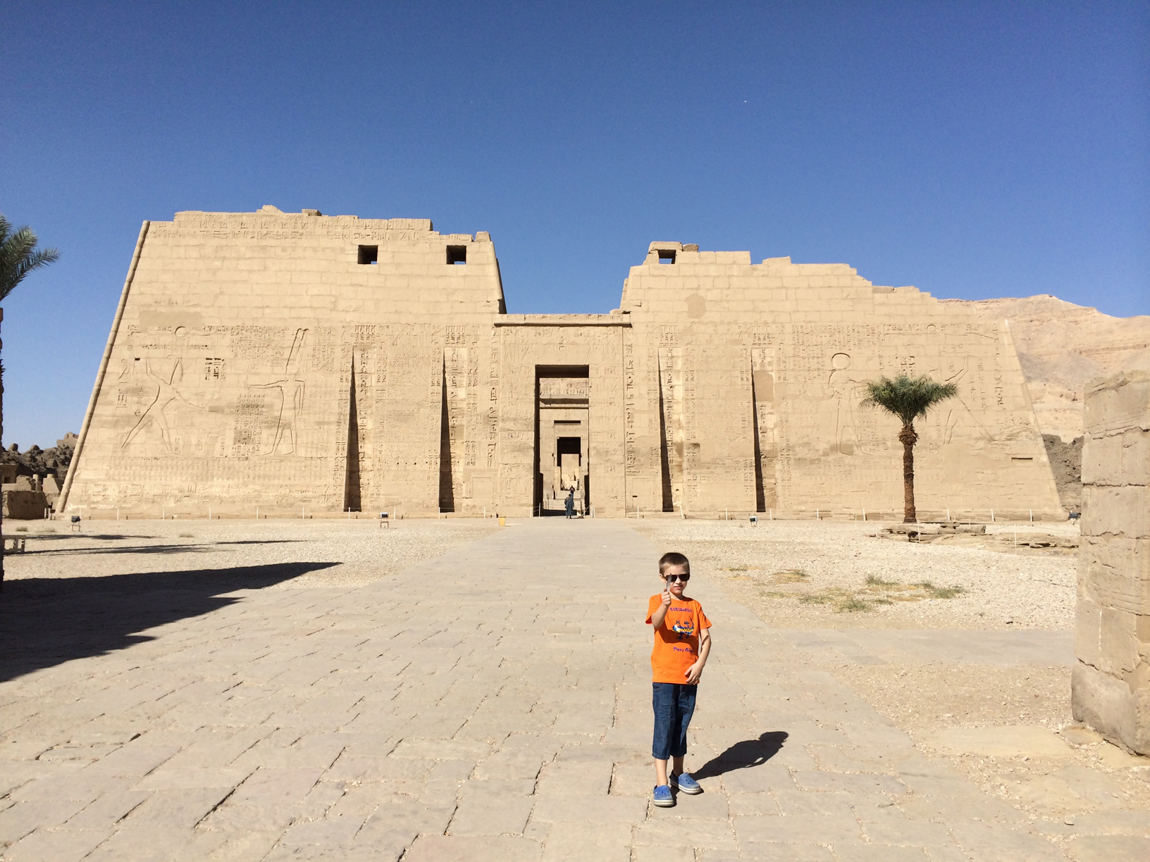 Tour to Medinet Habu Temple of Ramsess III Luxor